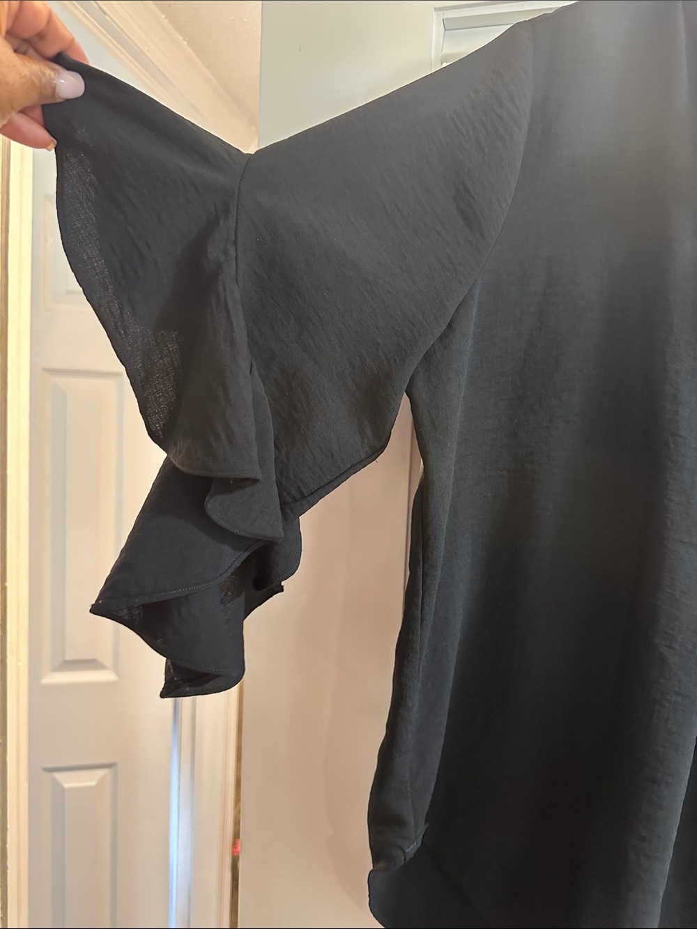 Vince Camuto Black Ruffle-Sleeve Split V-Neck Blouse - Picture 3 of 5